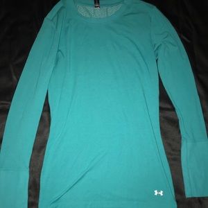 Women’s Under Armour Small long sleeve shirt